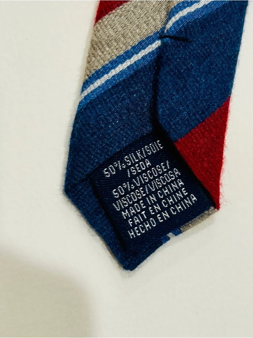 Penguin by Munsingwear red, blue, and beige diagonal striped tie #preppy #retro